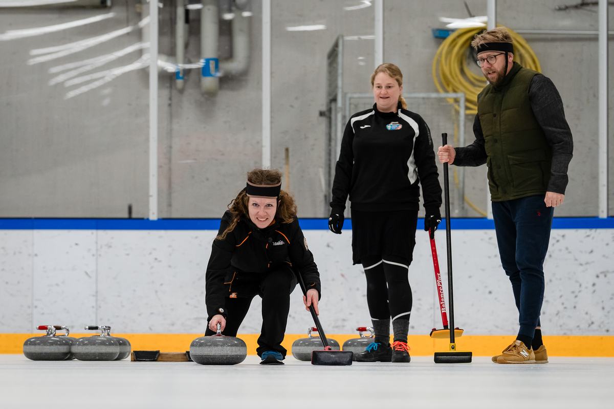 Et hold klar på curlingbanen